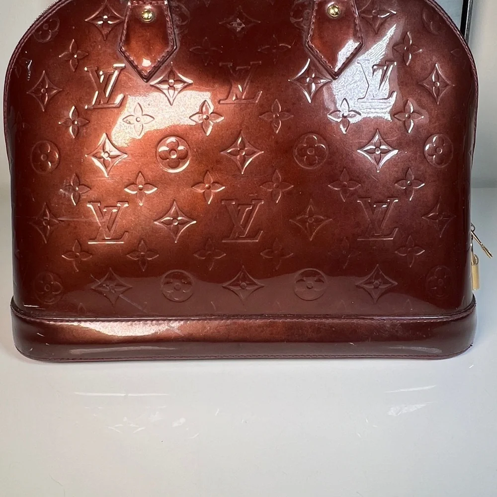 Authentic Louis Vuitton Vernis Alma PM Handbag